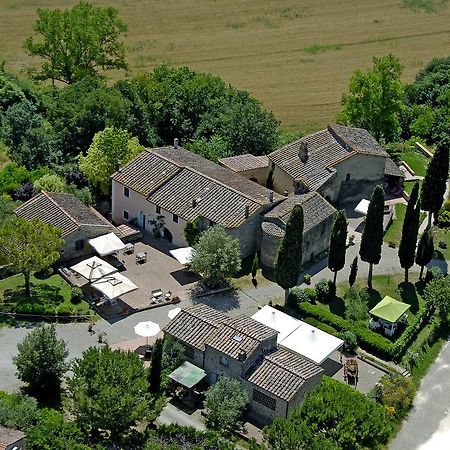 פוג'יבונסי Relais Antico Borgo San Lorenzo מראה חיצוני תמונה