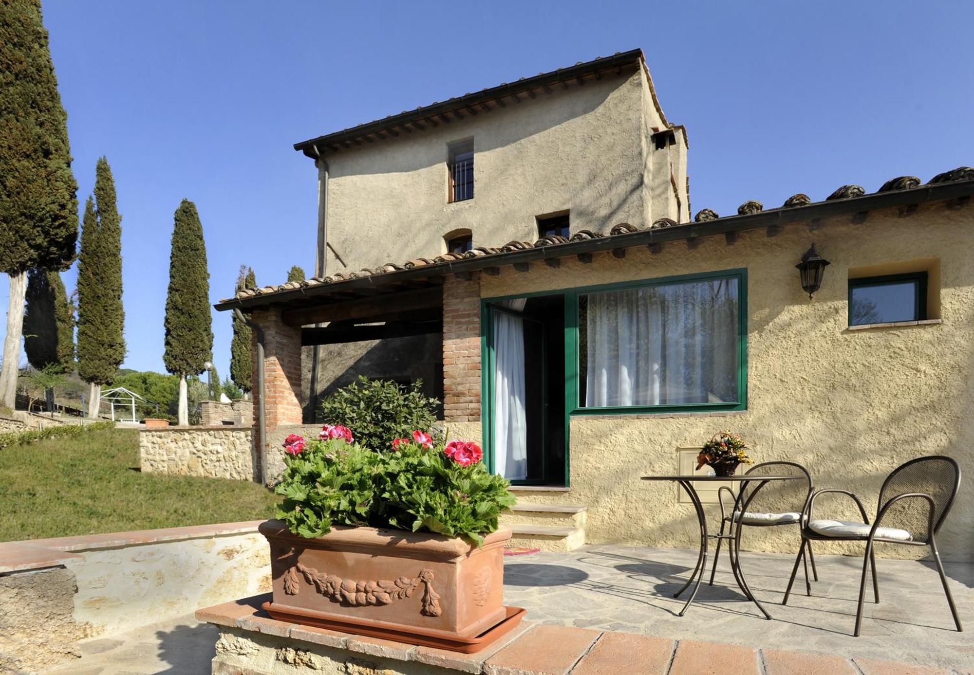 פוג'יבונסי Relais Antico Borgo San Lorenzo מראה חיצוני תמונה