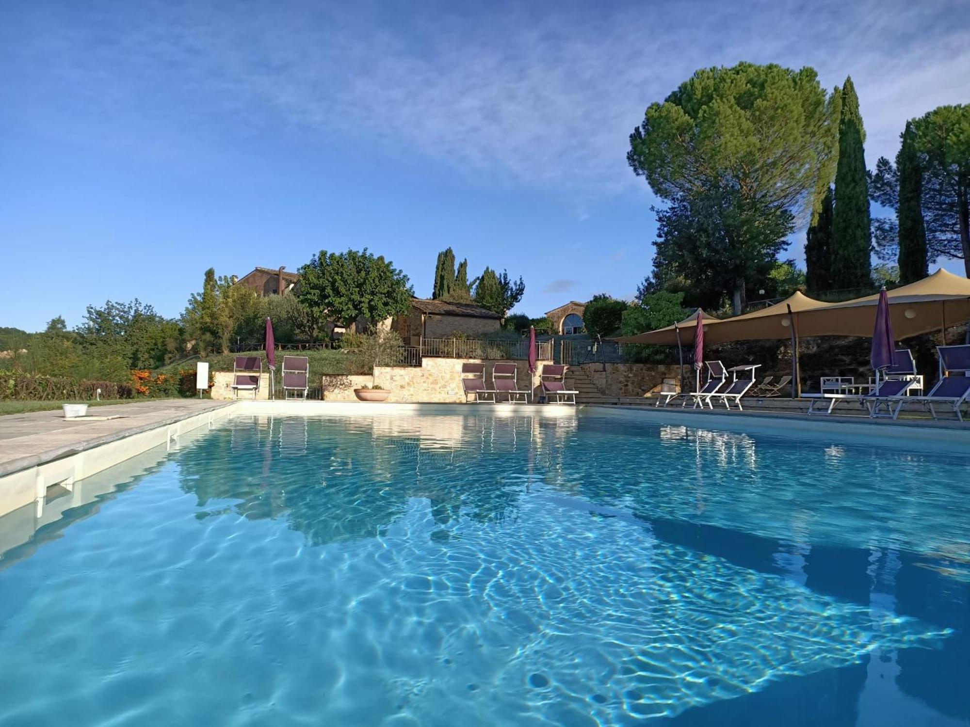 פוג'יבונסי Relais Antico Borgo San Lorenzo מראה חיצוני תמונה