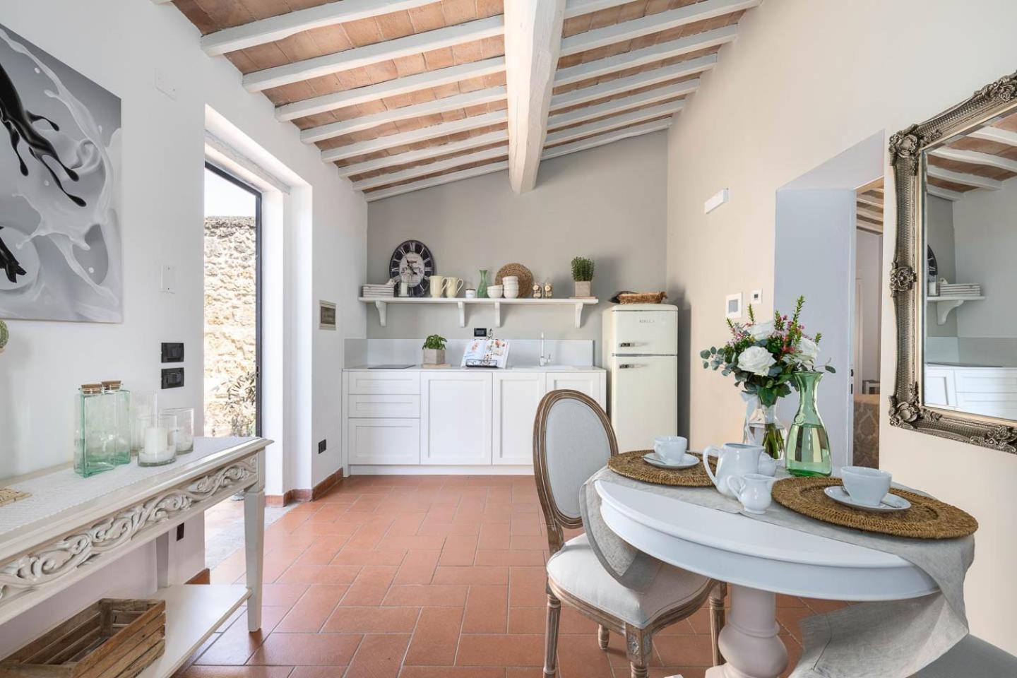 פוג'יבונסי Relais Antico Borgo San Lorenzo מראה חיצוני תמונה