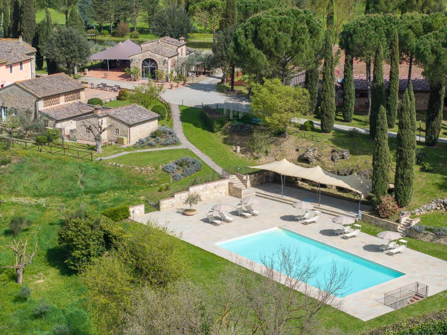 פוג'יבונסי Relais Antico Borgo San Lorenzo מראה חיצוני תמונה