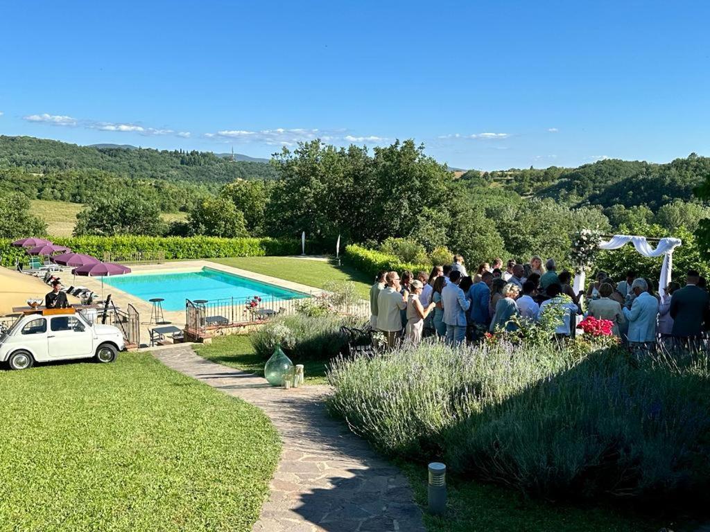 פוג'יבונסי Relais Antico Borgo San Lorenzo מראה חיצוני תמונה