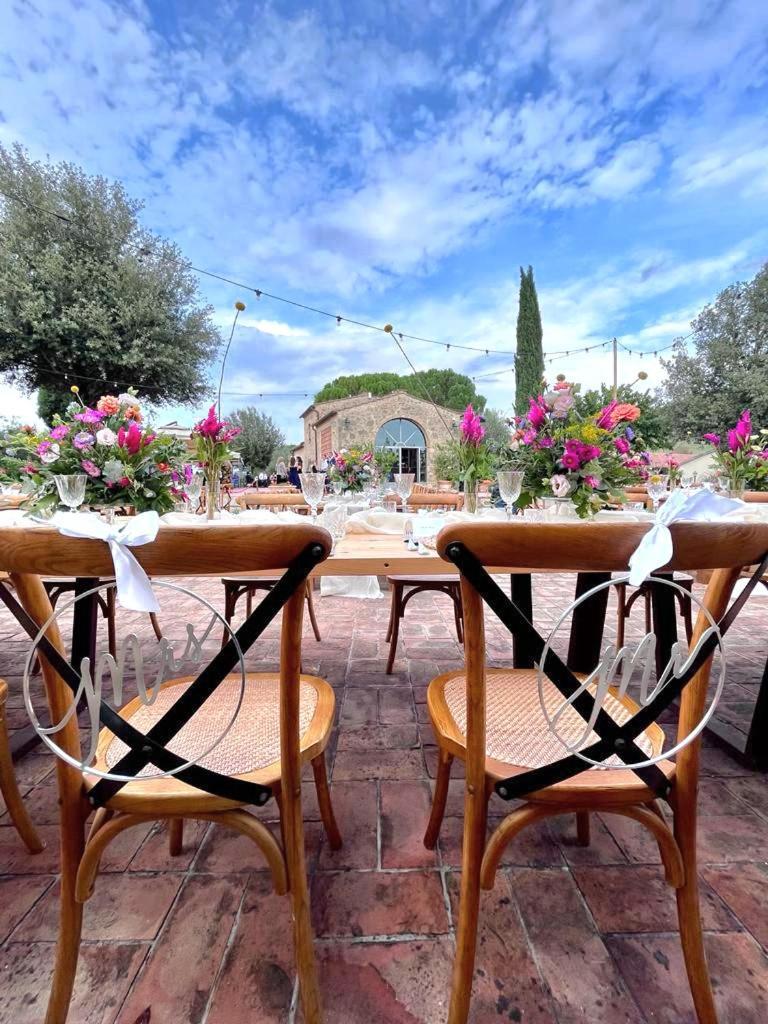 פוג'יבונסי Relais Antico Borgo San Lorenzo מראה חיצוני תמונה