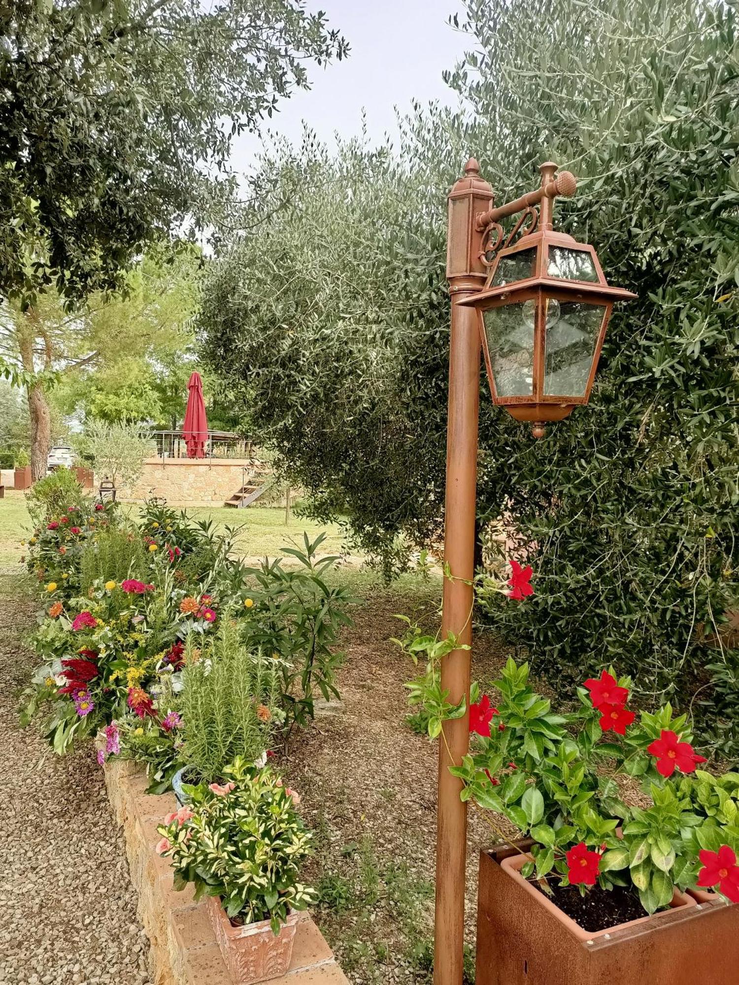 פוג'יבונסי Relais Antico Borgo San Lorenzo מראה חיצוני תמונה