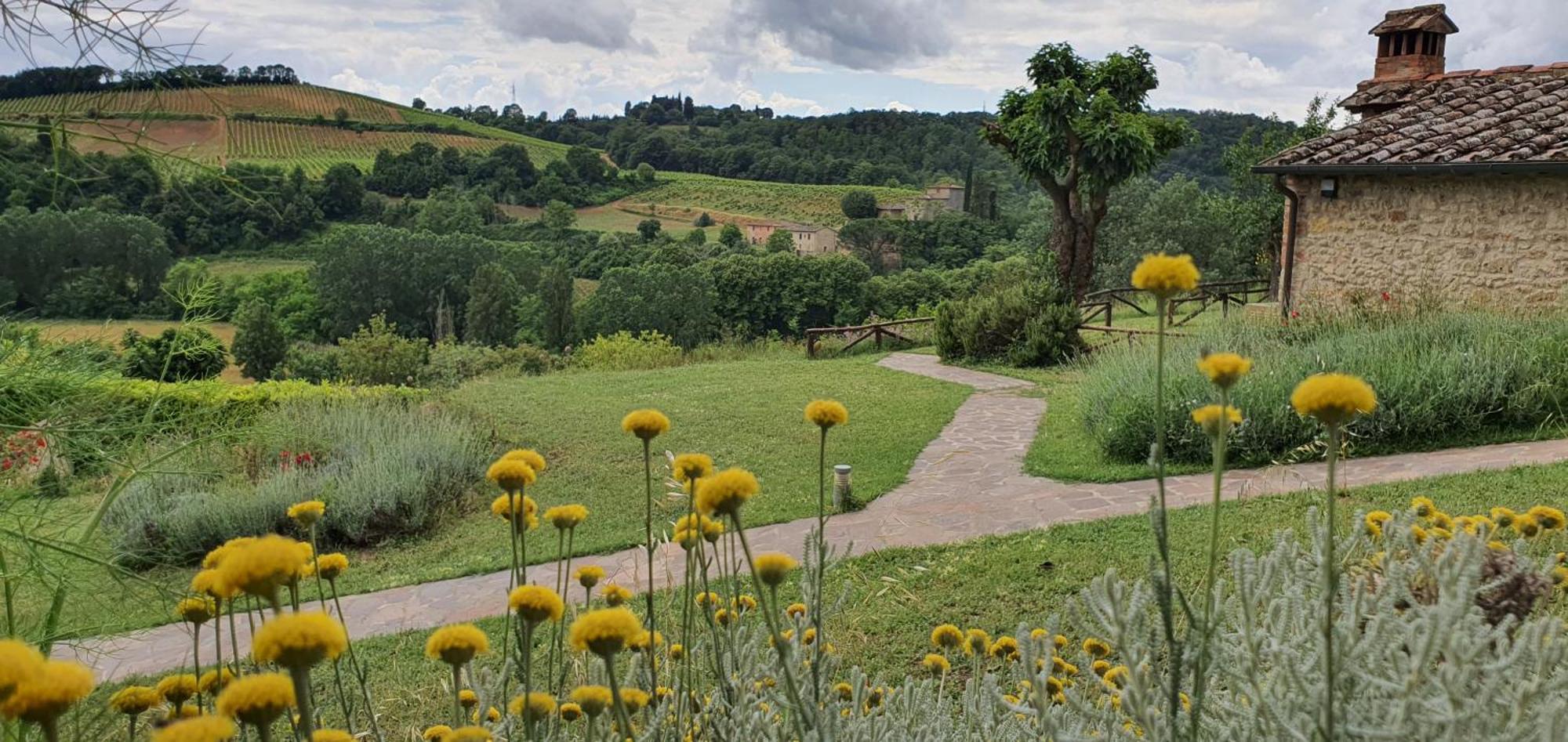 פוג'יבונסי Relais Antico Borgo San Lorenzo מראה חיצוני תמונה